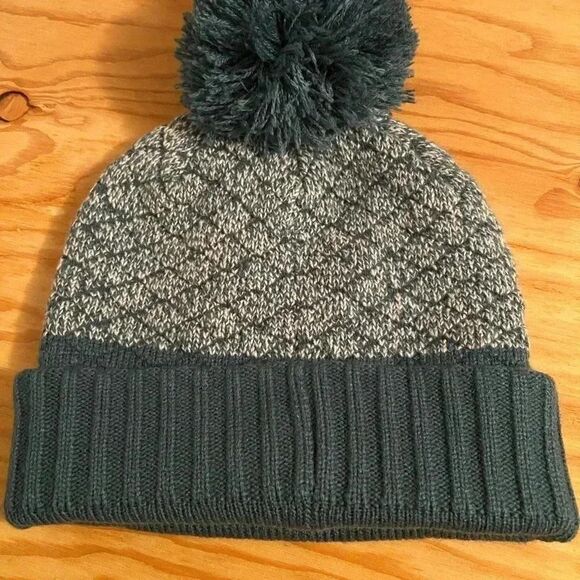 NEW Under Armour Beanie Green - Picture 3 of 3